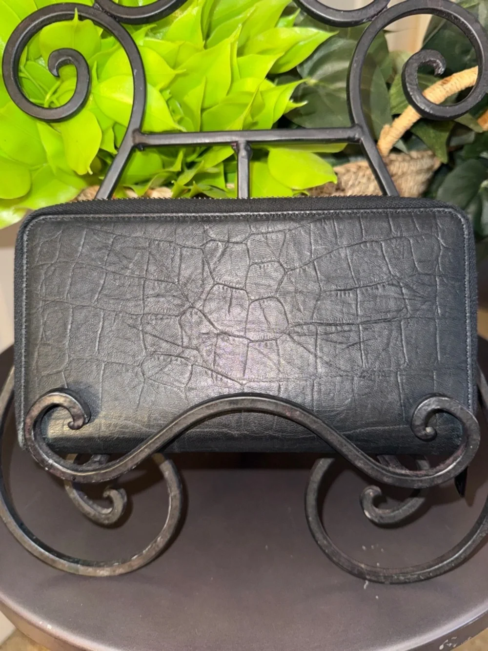 YSL Saint Laurent Black Croc-Embossed Zip Around Wallet with Black YSL Logo - Picture 4 of 13